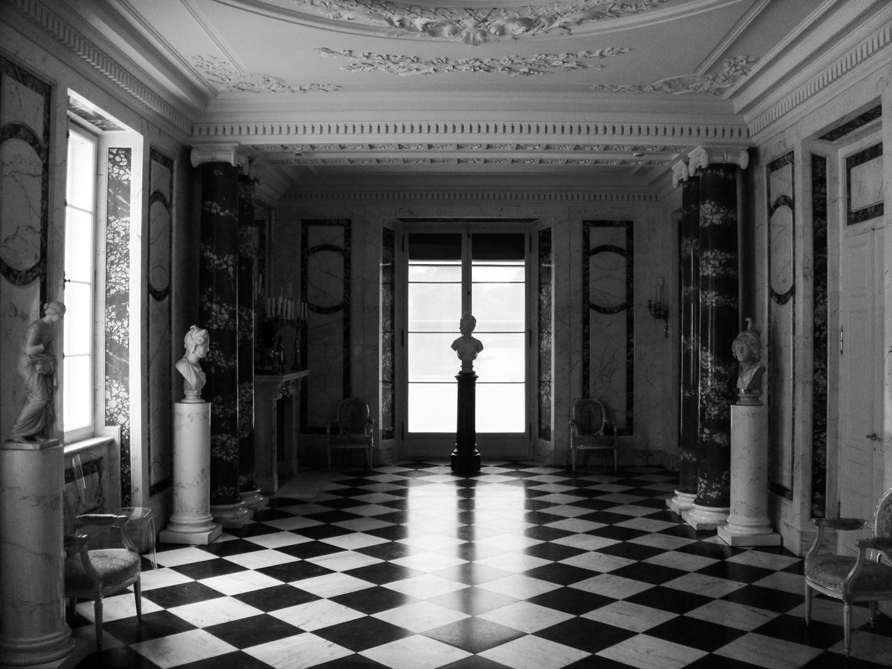 ⬛ Tile & Flooring